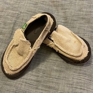 Boys Sanuk shoes size 10 toddler